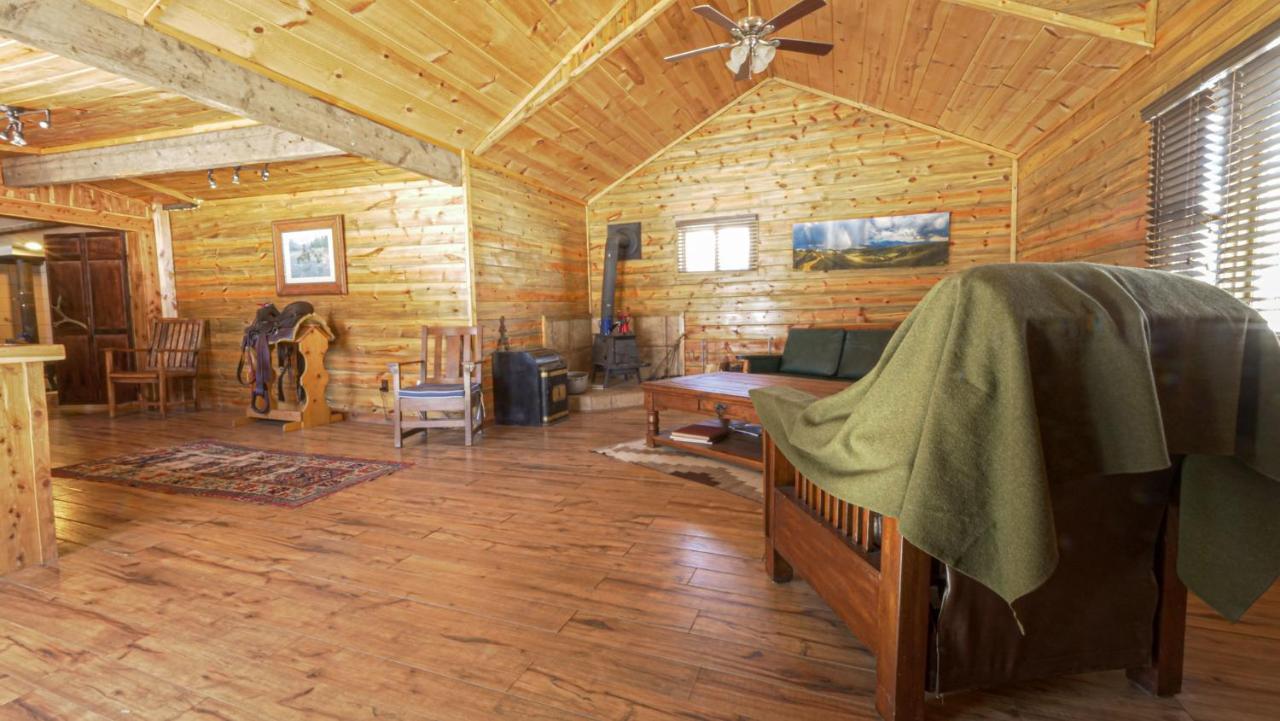 Aubin Sky Lodging At The Yl Ranch Savery Exterior foto